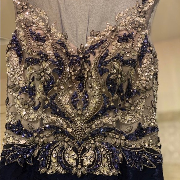 Dress - Picture 3 of 3